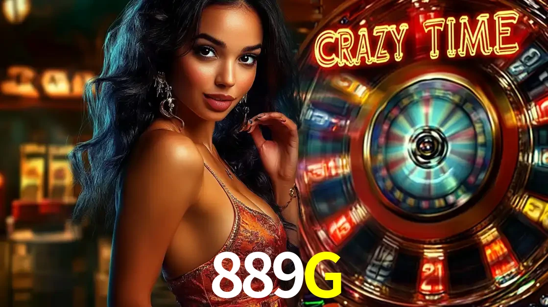 Mulher elegante ao lado da vibrante roda da fortuna do jogo de cassino ao vivo Crazy Time, um dos game shows mais populares e cheios de prêmios do 889G.